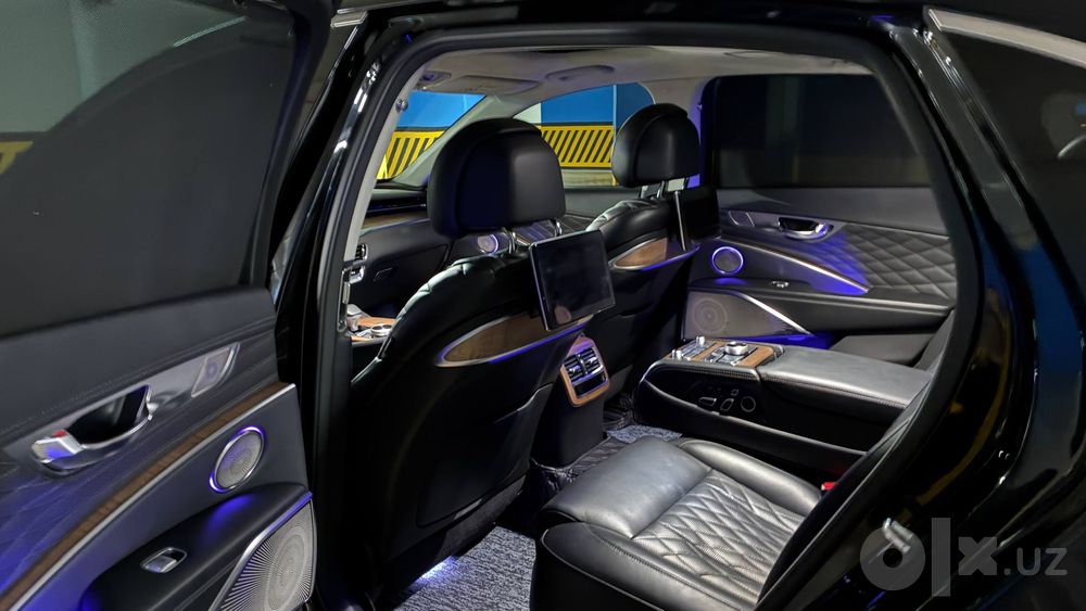 KIA K9 premium bisnes class