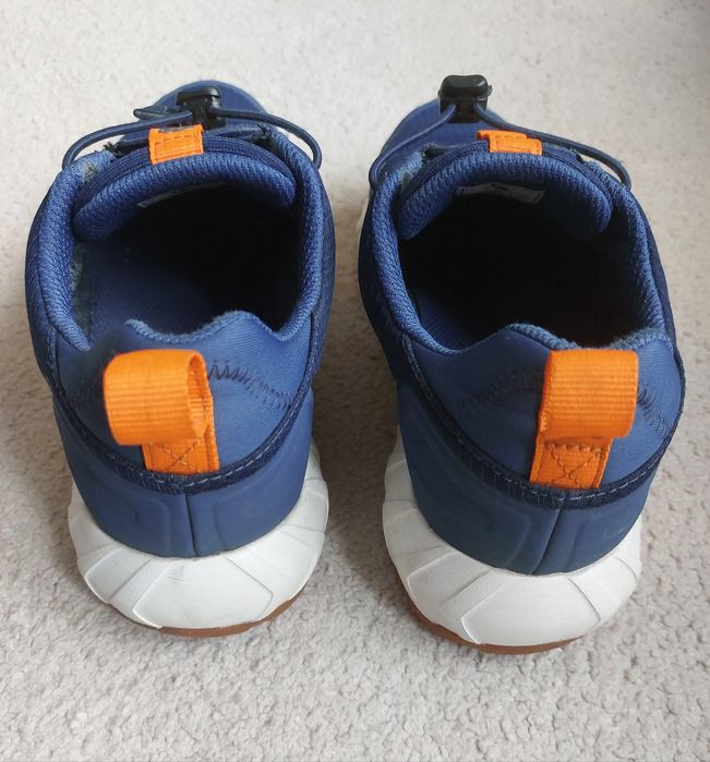 Sneakers ZeroC cu Goretex mărimea 37 - 24 cm, stare foarte buna, impermeabili. Talpa
