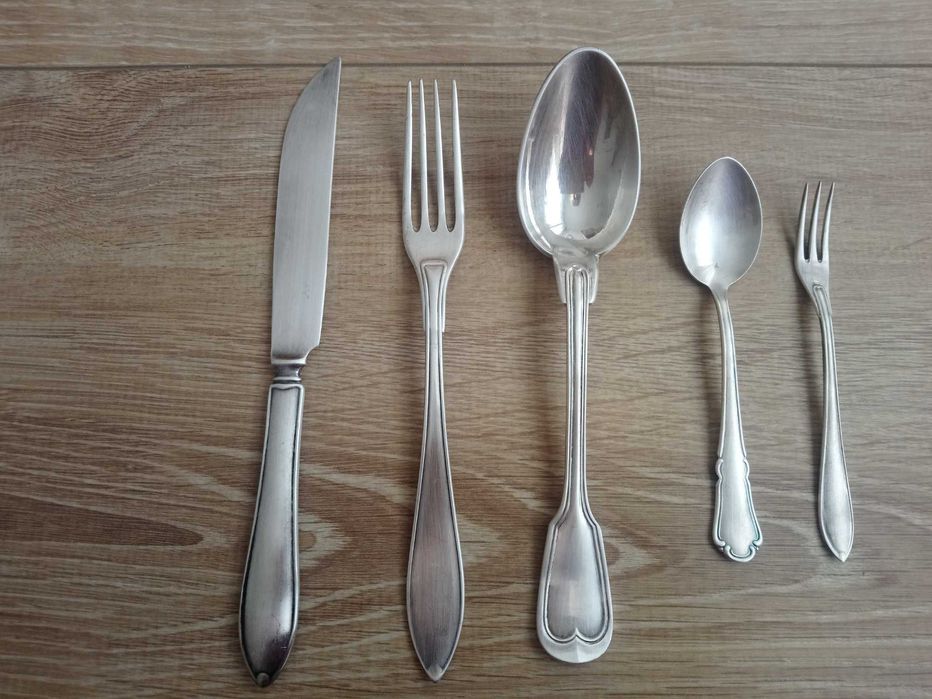 Посребрен комплект прибори вилици лъжици и нож