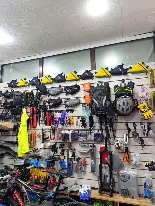 Велозапчасти и аксессуары