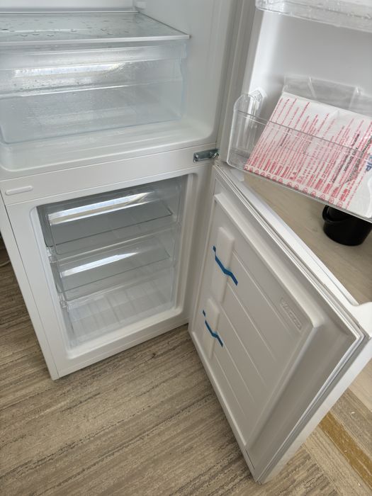 продаются холодильник