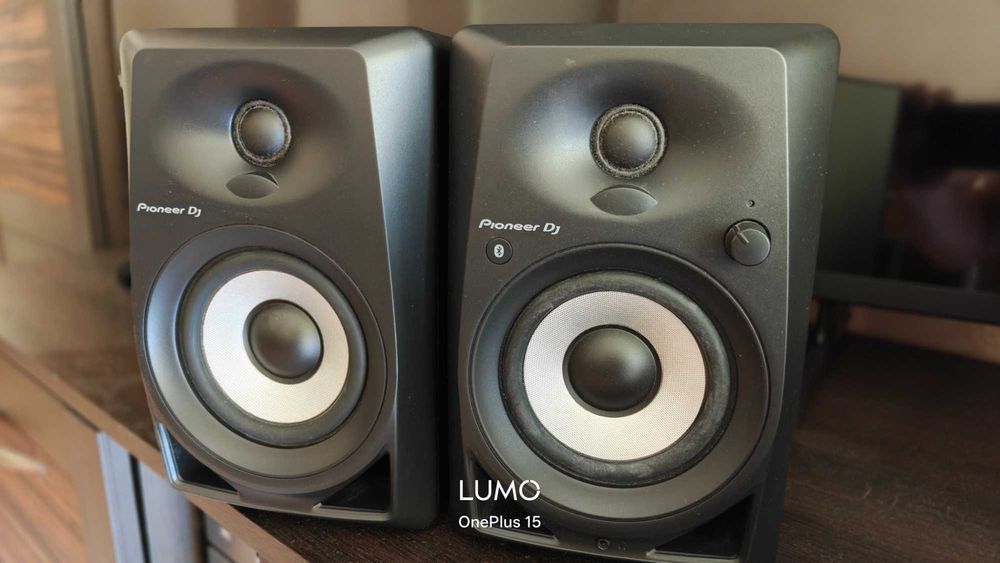 Тонколони активни Pioneer DJ DM-40BT.