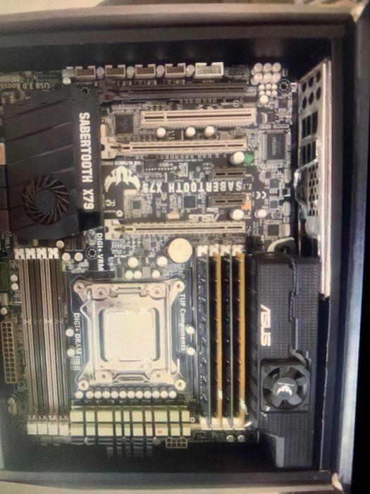 Продаться core i7+ Аsus X79