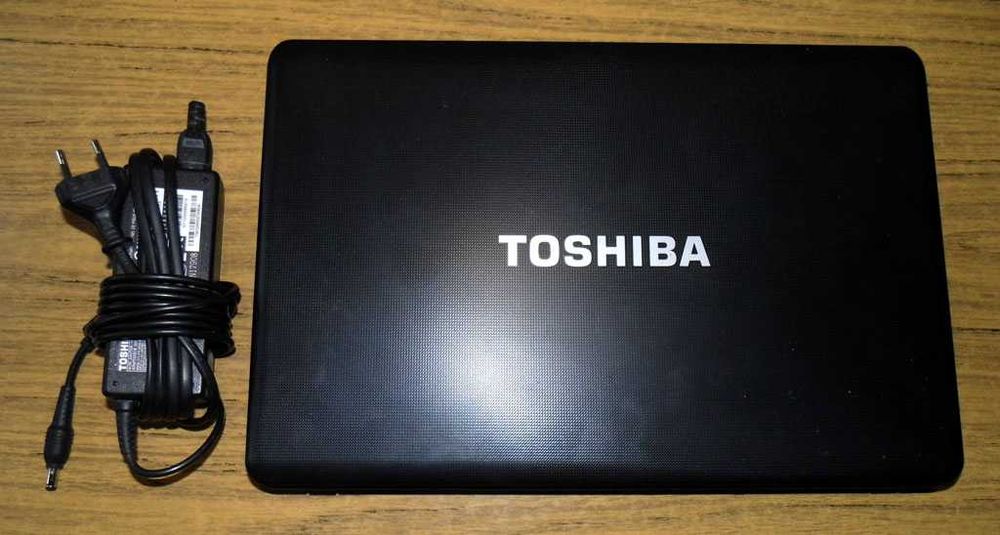 Лаптоп Toshiba Satellite C660 i3 8GB 640GB, Windows 7