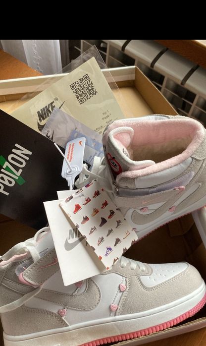 Кроссовки женский