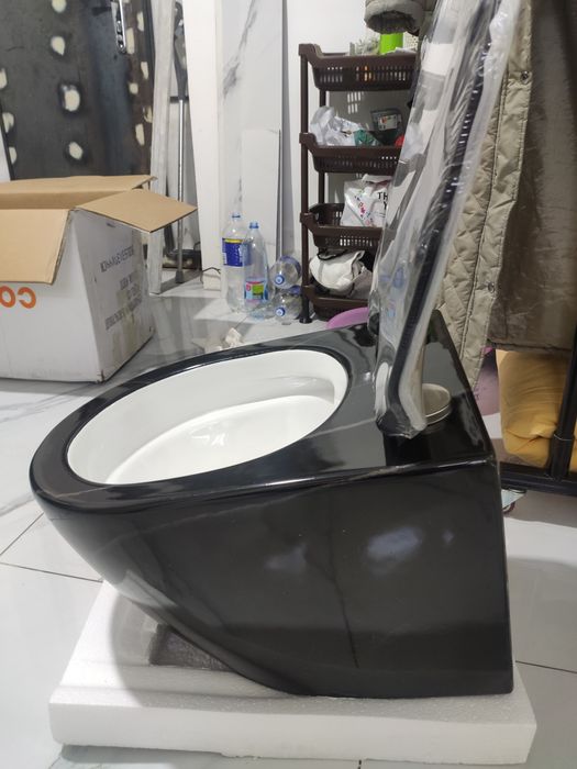 Продается подвесной унитаз