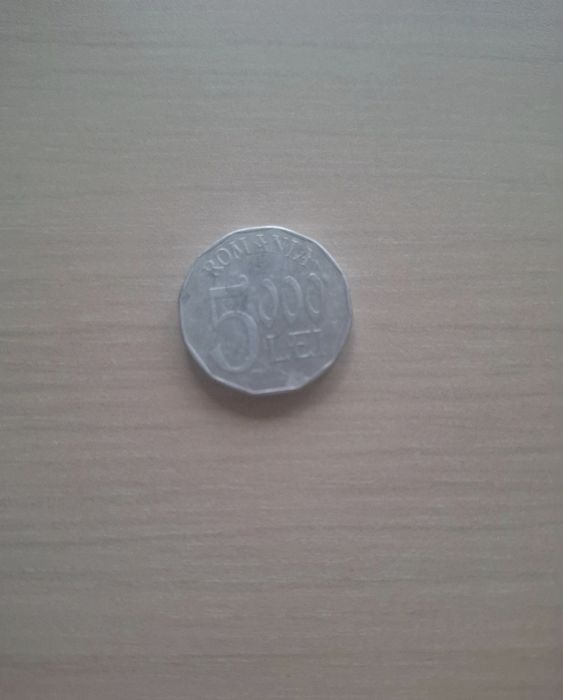 Moneda5000 lei .