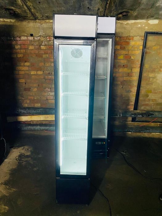 Продам витринные холодильники