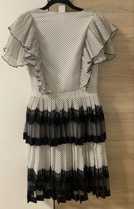Rochie plisata cu dantela