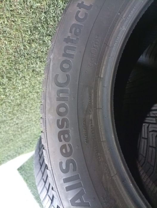 235 55 18 Continental 4 Season