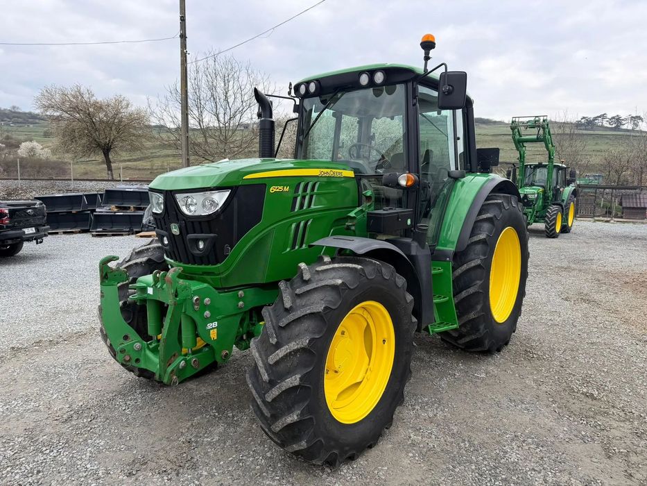 John Deere 6125 M