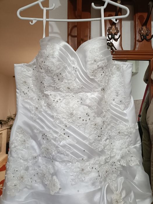 Rochie mireasă impecabilă