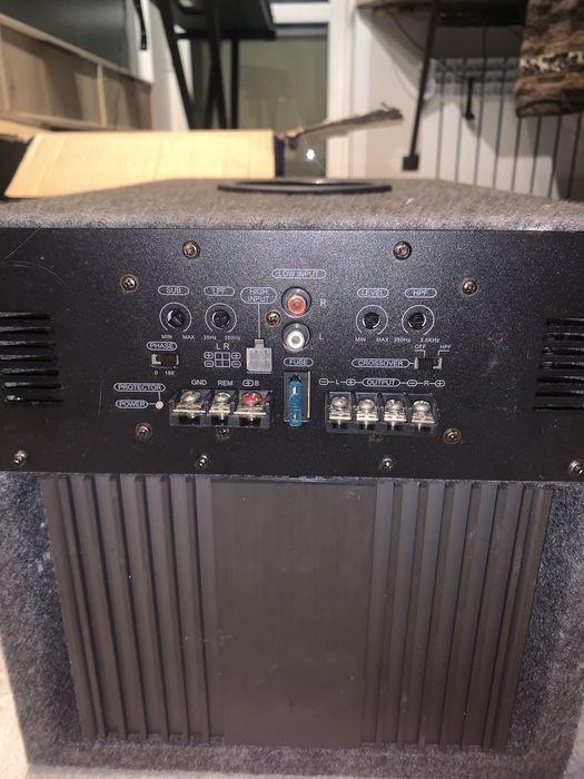 Сабвуфер 800ватт + комплект проводов