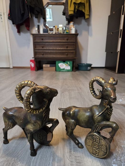 Бронзови козли масивни носят късмет