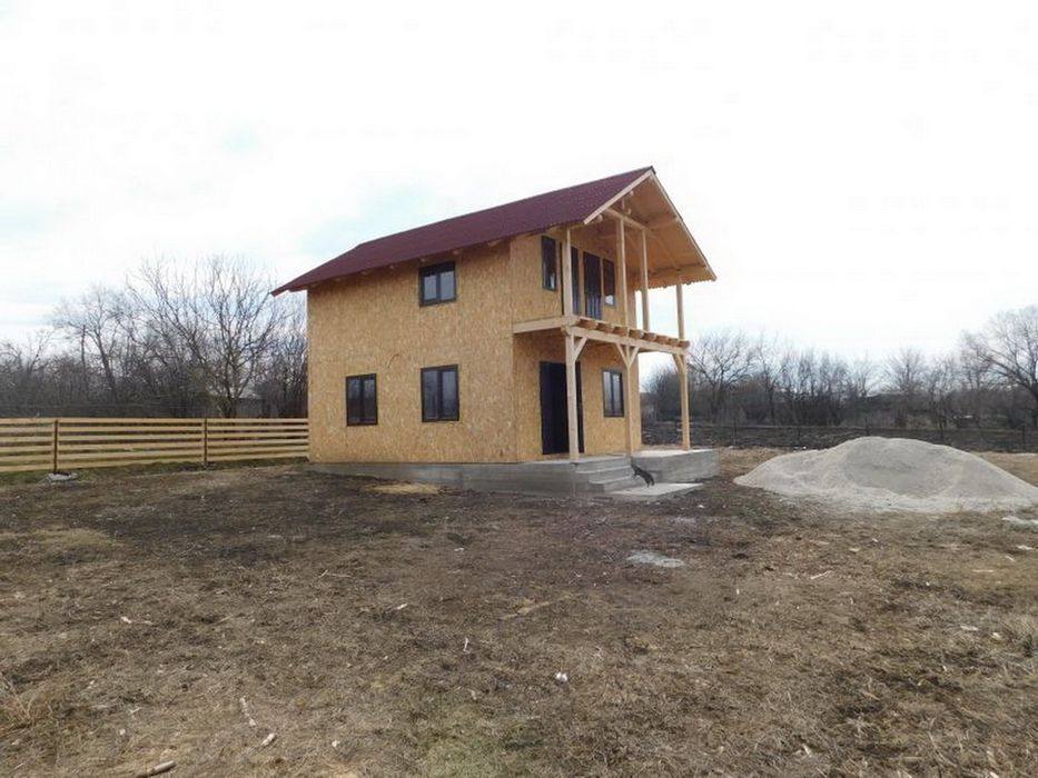 Căsuțe confecționate din lemn