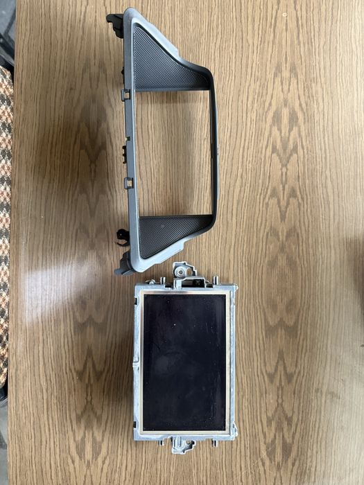 Оригинална мултимедия за CLS W218