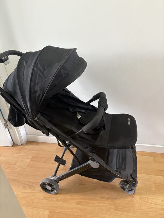 Продам коляску черную