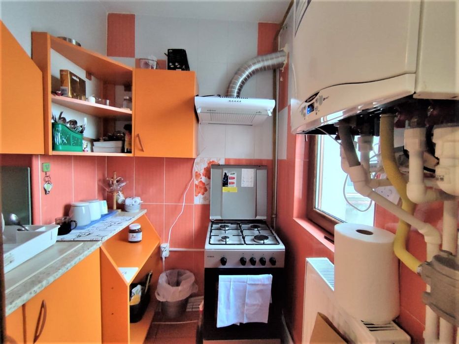 Inchiriez garsoniera M21.