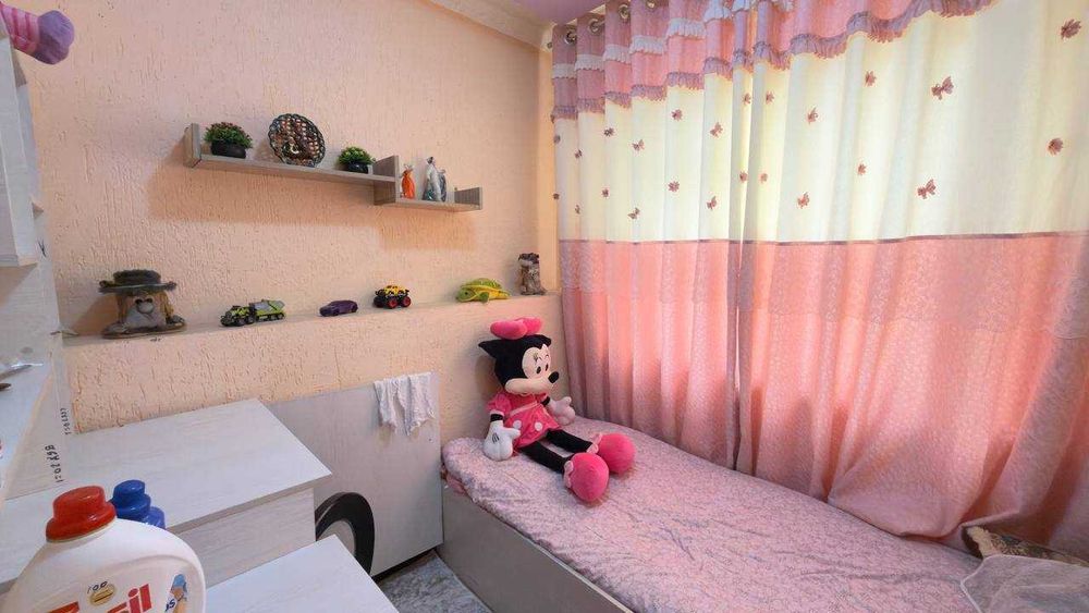 Киргили Машина бозори 4 қаватда 2 хонали квартрира сотилади. ID: 1783