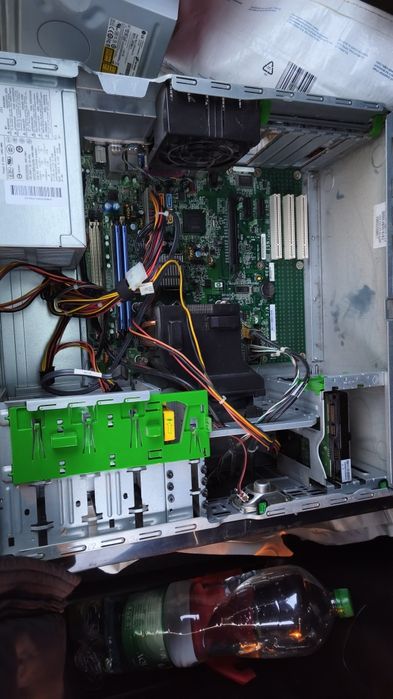 Caculator hp 7800,cu E8400 3ghz