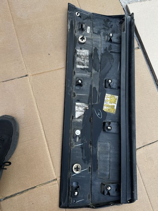 Bandou ușă dreapta spate land rover ramge rover velar.cod:j8a2-274A48-bbw.