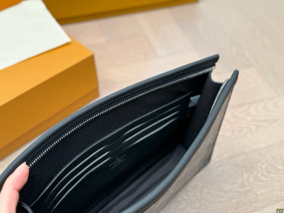 Несесер Louis Vuitton