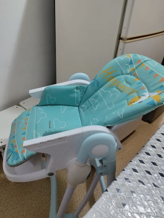 Детский стульчик для кормления