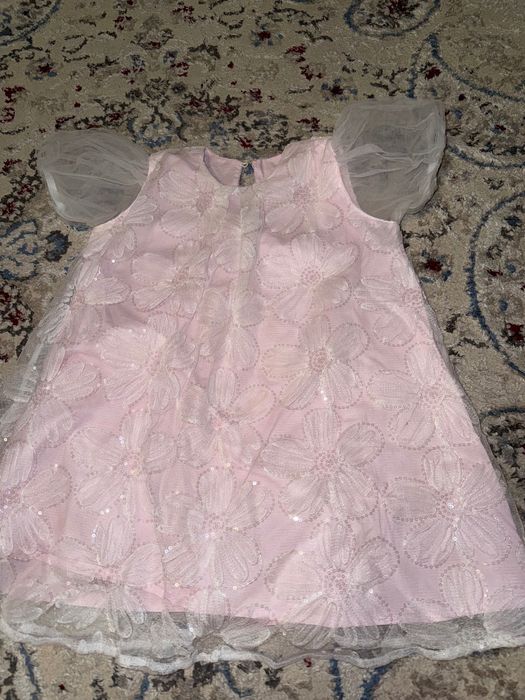 Платье нарядное .