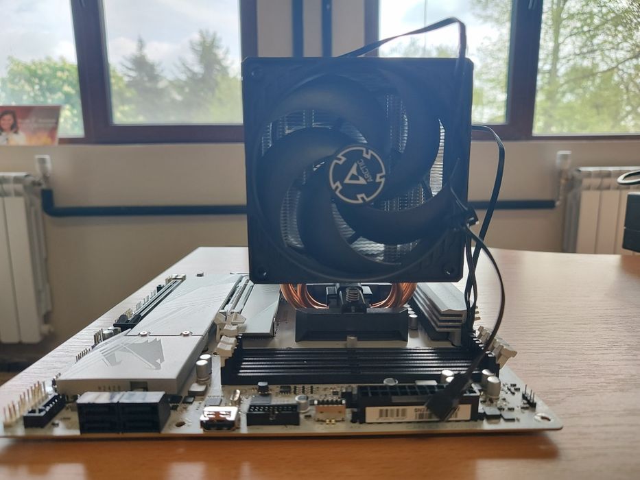 Дъно Gigabyte B760M AORUS ELITE X AX с опция за охладител
