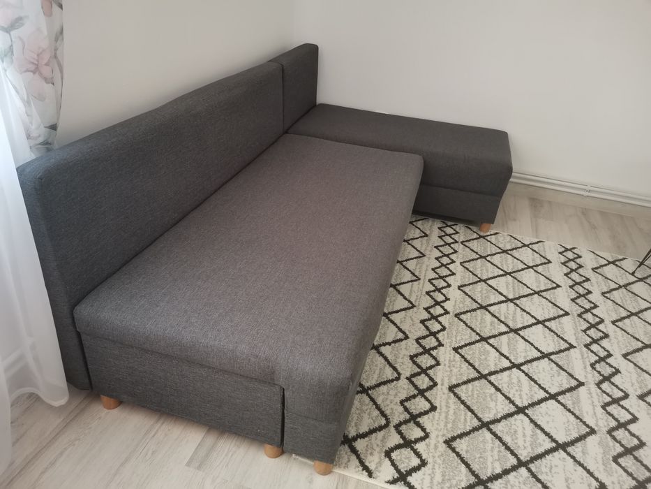 Vând  colțar extensibil și set living canapea+fotoiu+masuta