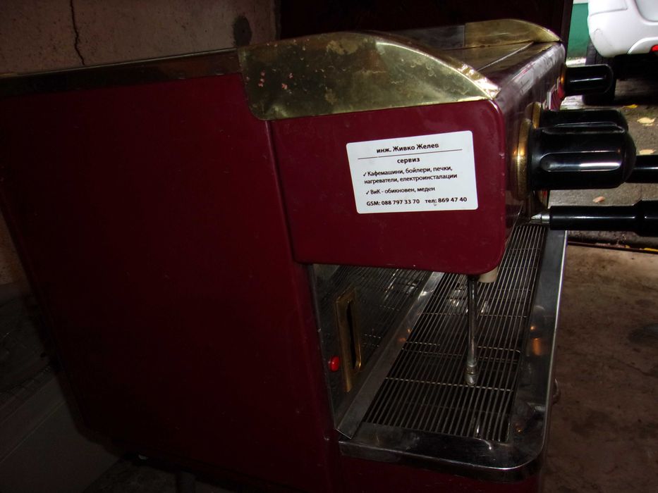 Професионална кафемашина Poseidon и кафемелачка