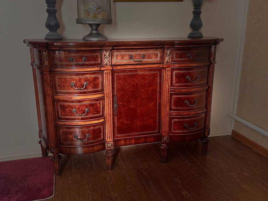 комод деревянный