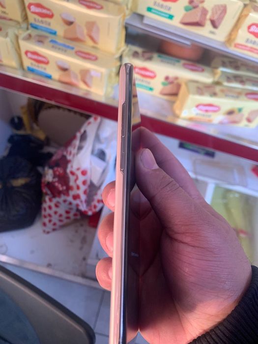 S10 8/256 сотилади