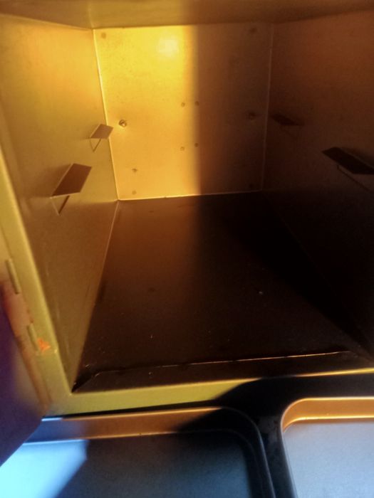 Продам электро духовку новую