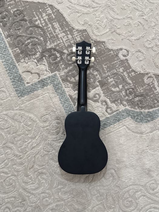 Уколеле (мини гитара)