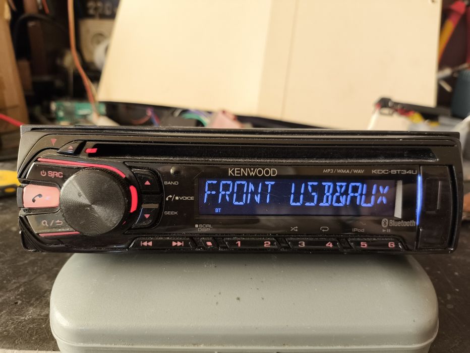 Kenwood KDC-BT35U CD/USB тунер с Bluetooth и директно управление на iPod, Siri Voice