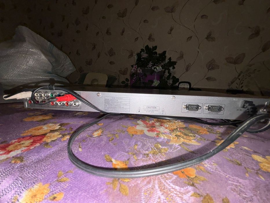 видеомагнитофон кассетный,dvd