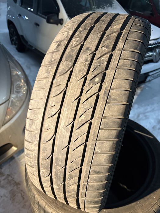 Комплект летних шин 245/45 R20