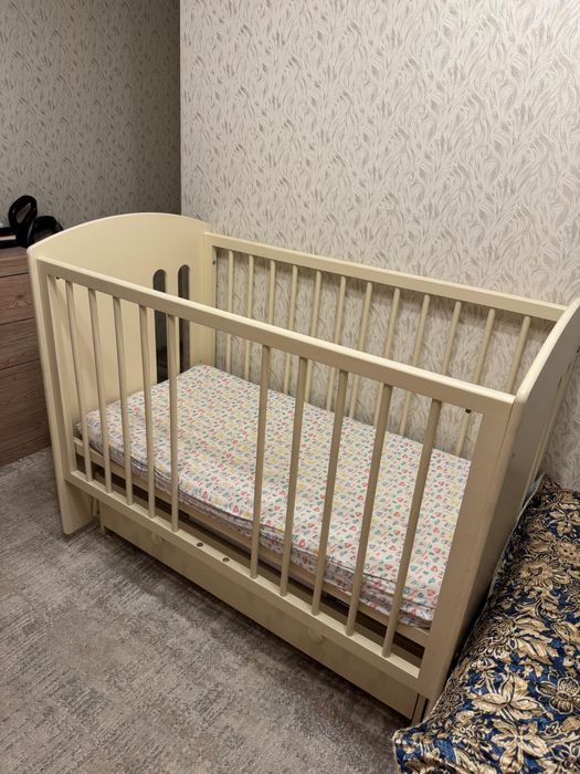 Детская кровать-манеж