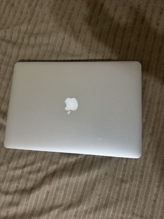Продавам MacBook Pro 1TB