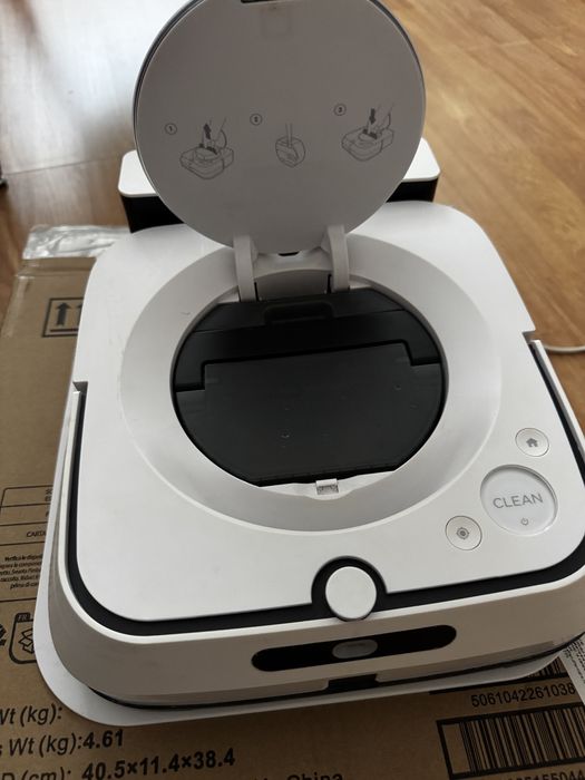 Robot de spalat pe jos automat