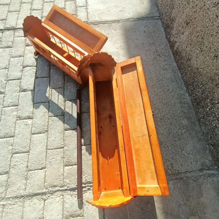 Кормушки и клетки для голубей