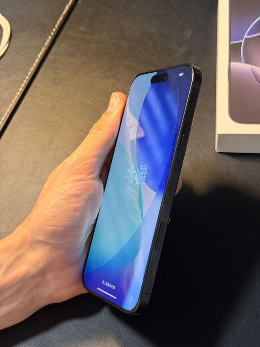 vand iphone 16 pro max 256gb black titanium + husa piele