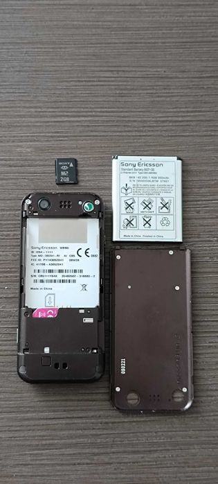 Se vinde Sony Ericsson W890i
