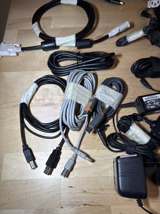 Cabluri alimentare, HDMI, Displayport, încarcatoare de mai multe tipur