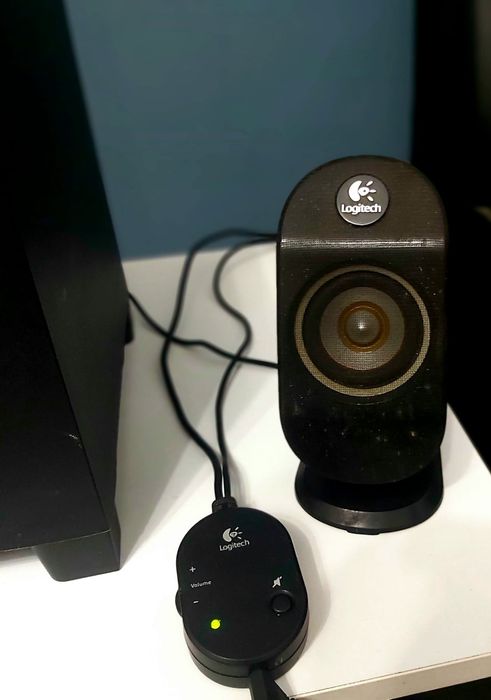 Sistem de boxe 2.1 Logitech X-210