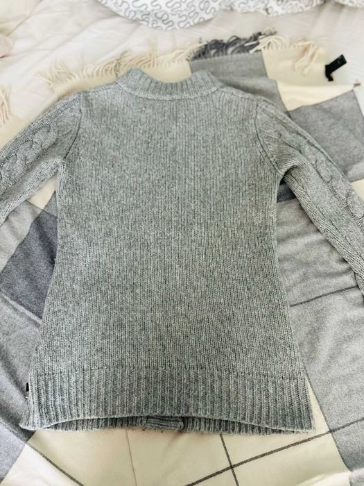 Pulover de lână moale gri – mărime S/M – 35 lei