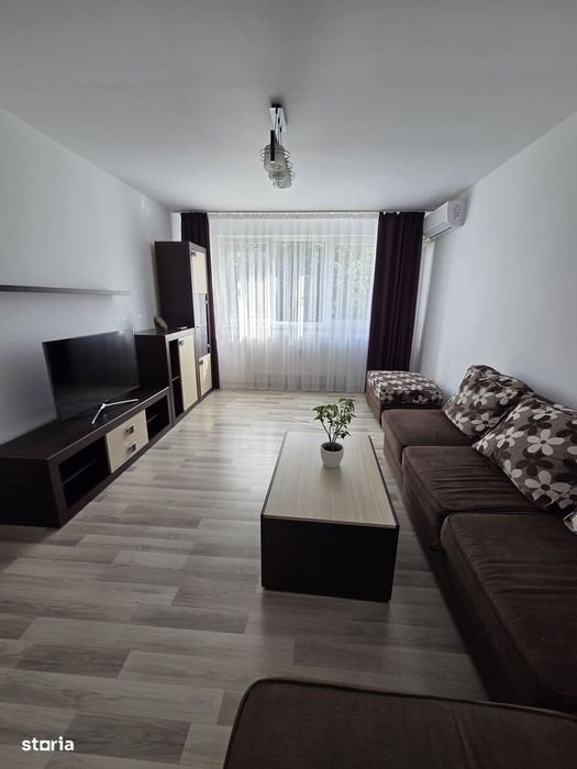 Închiriez apart . 3 camere zona Trapezului, complet mobilat și utilat