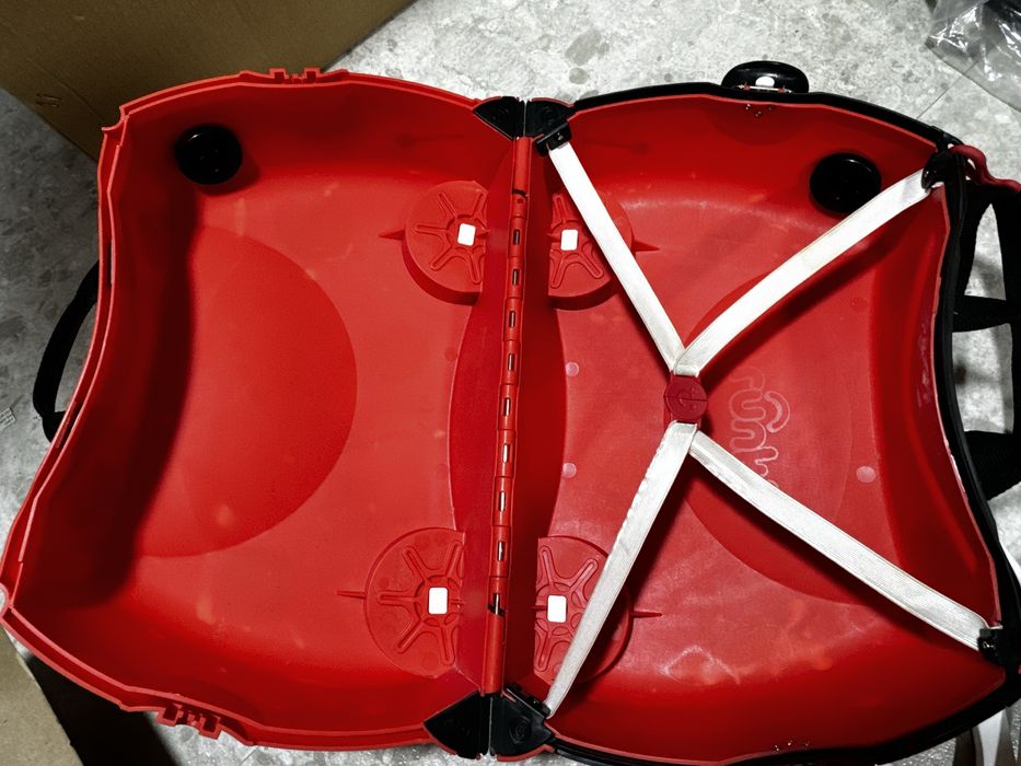 Trunki красный чемодан