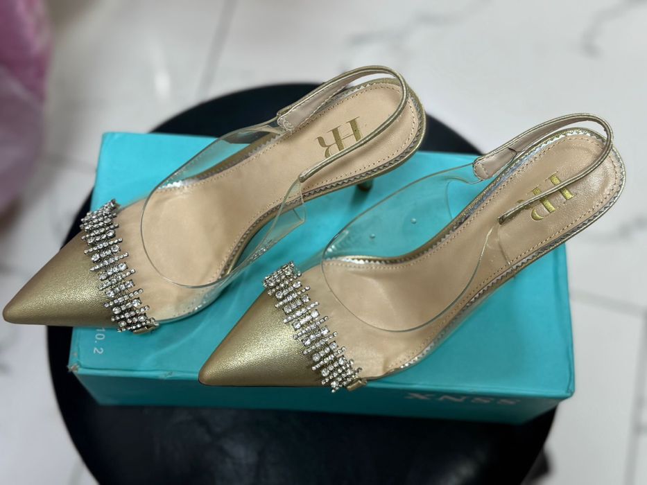 Туфли на каблуках